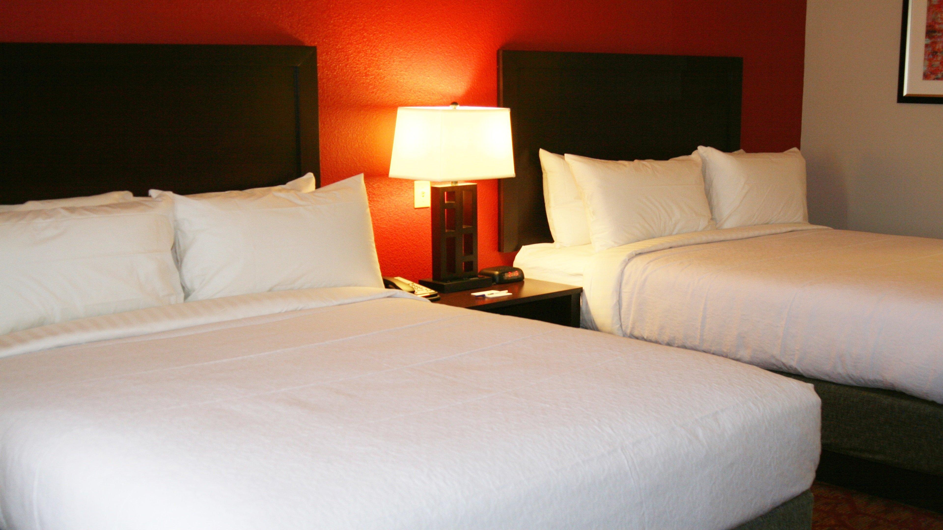Holiday Inn Guin By Ihg Twin Екстер'єр фото