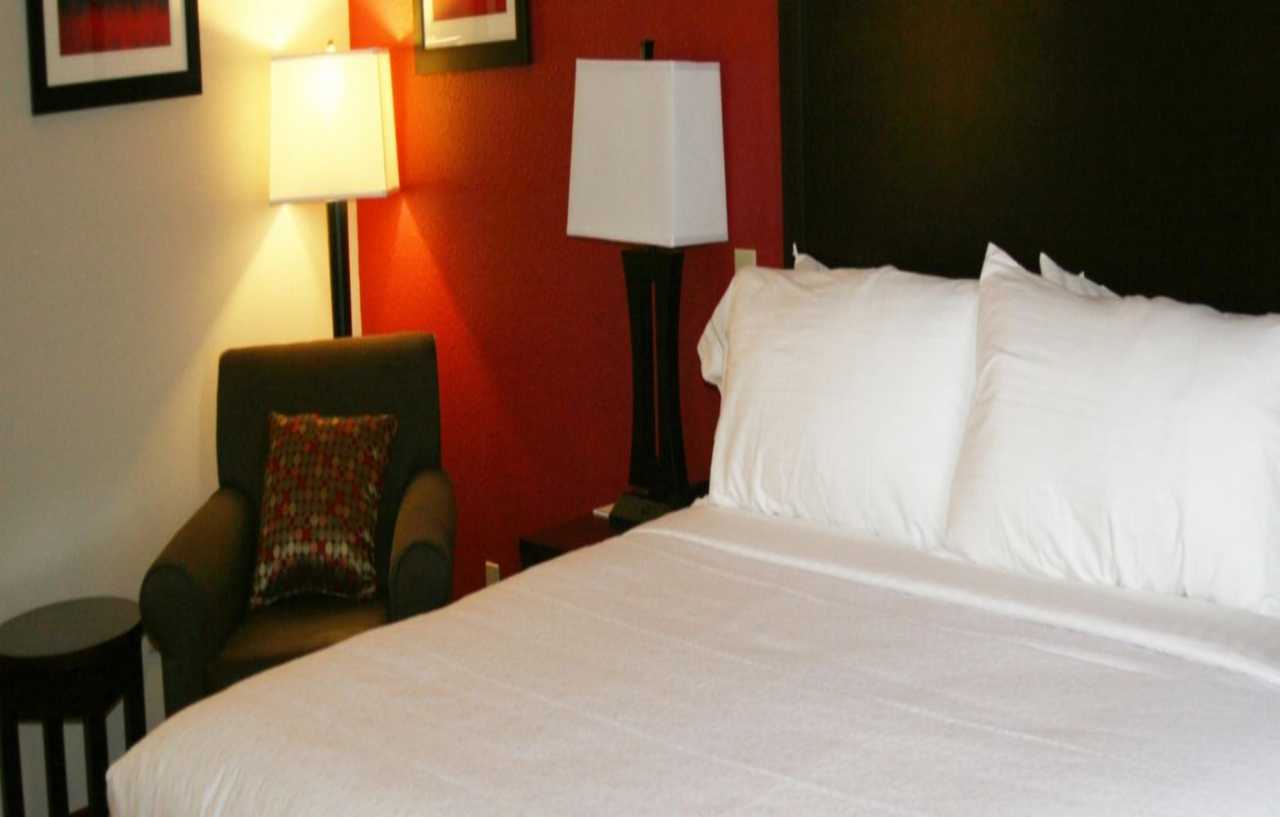 Holiday Inn Guin By Ihg Twin Екстер'єр фото
